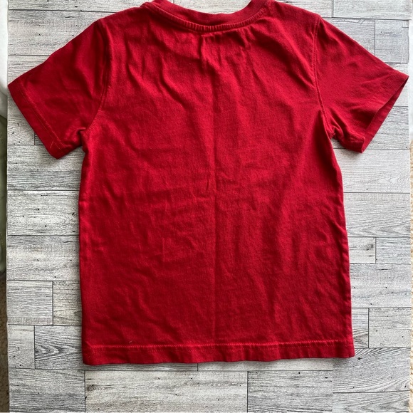 CALVIN KLEIN JEANS Boys Red Crew Neck Short Sleeve Red T-Shirt Size 5 - Picture 2 of 5